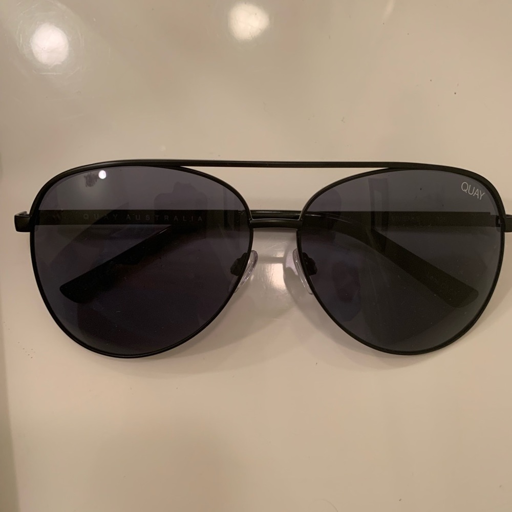 Brand new Vivienne Quay Australia sunglasses